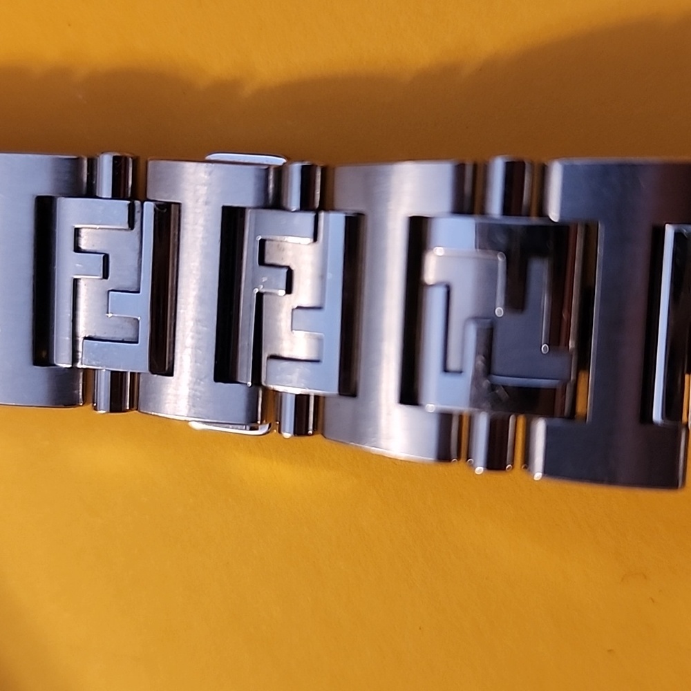 Brand New Fendi watch High Speed 4600M - Picture 3 of 13